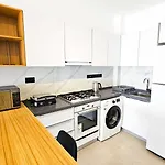 Apartamento Azure Seaview In Priscilla, Caesar Blue Resort, Aquapark, Gym, Sauna, Heated Swimming Pool *