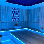 Apartamento Azure Seaview In Priscilla, Caesar Blue Resort, Aquapark, Gym, Sauna, Heated Swimming Pool Gastria