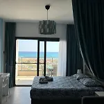 Azure Seaview In Priscilla, Caesar Blue Resort, Aquapark, Gym, Sauna, Heated Swimming Pool 아파트 Gastria