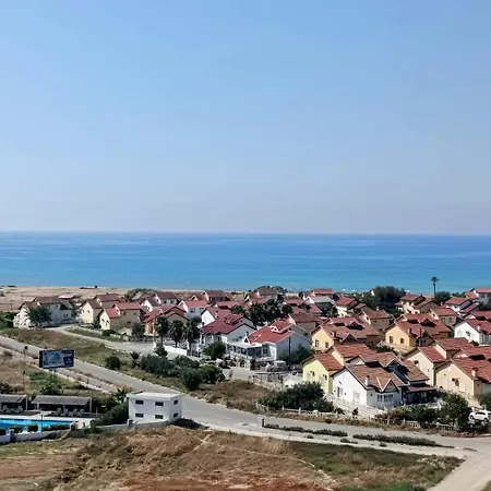 Апартаменты Azure Seaview In Priscilla, Caesar Blue Resort, Aquapark, Gym, Sauna, Heated Swimming Pool, Kids Playground, Padel Court Gastria