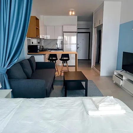Azure Seaview In Priscilla, Caesar Blue Resort, Aquapark, Gym, Sauna, Heated Swimming Pool, Kids Playground, Padel Court Апартаменты