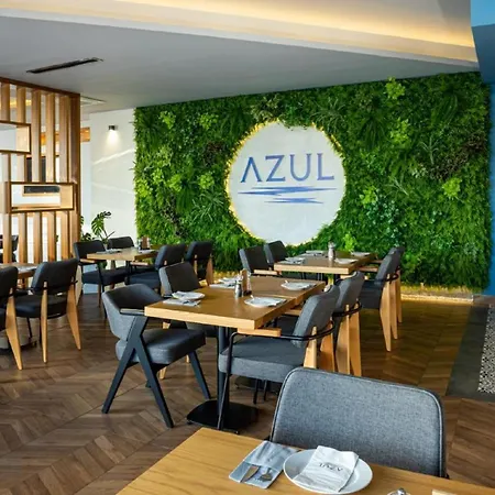 Апартаменты Azure Seaview In Priscilla, Caesar Blue Resort, Aquapark, Gym, Sauna, Heated Swimming Pool, Kids Playground, Padel Court *
