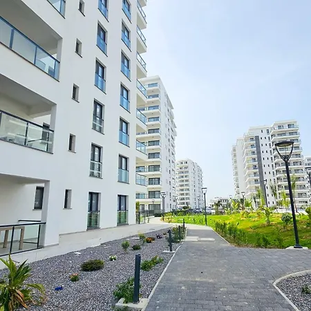 Апартаменты Azure Seaview In Priscilla, Caesar Blue Resort, Aquapark, Gym, Sauna, Heated Swimming Pool, Kids Playground, Padel Court