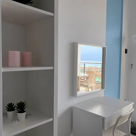 Апартаменты Azure Seaview In Priscilla, Caesar Blue Resort, Aquapark, Gym, Sauna, Heated Swimming Pool, Kids Playground, Padel Court *