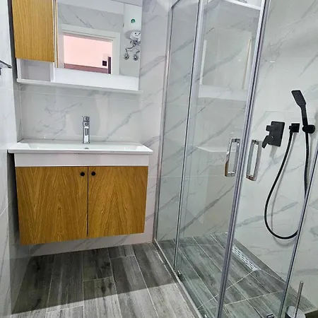 Апартаменты Azure Seaview In Priscilla, Caesar Blue Resort, Aquapark, Gym, Sauna, Heated Swimming Pool, Kids Playground, Padel Court