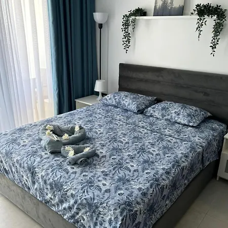 Azure Seaview In Priscilla, Caesar Blue Resort, Aquapark, Gym, Sauna, Heated Swimming Pool, Kids Playground, Padel Court *