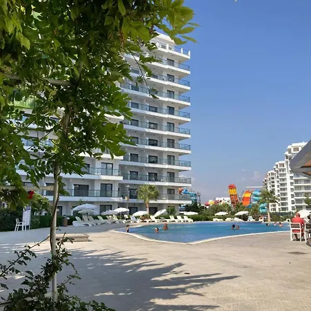 Azure Seaview In Priscilla, Caesar Blue Resort, Aquapark, Gym, Sauna, Heated Swimming Pool, Kids Playground, Padel Court Апартаменты