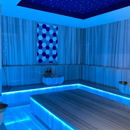 Апартаменты Azure Seaview In Priscilla, Caesar Blue Resort, Aquapark, Gym, Sauna, Heated Swimming Pool, Kids Playground, Padel Court Gastria