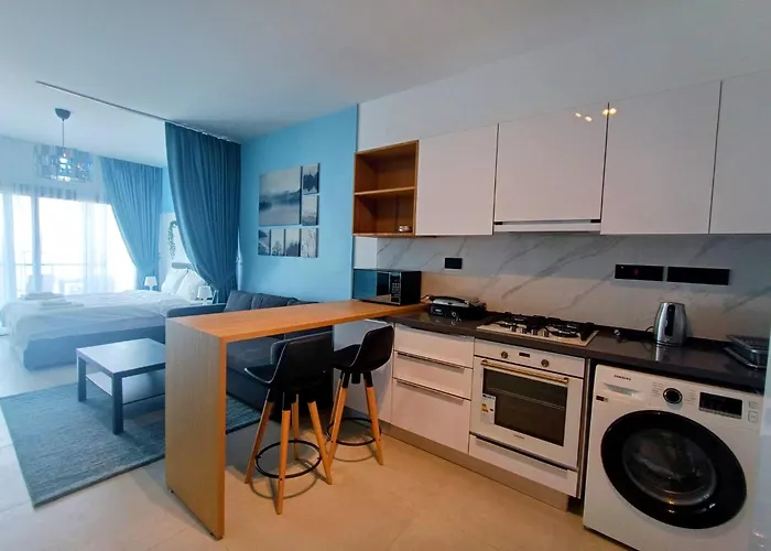 Azure Seaview In Priscilla, Caesar Blue Resort, Gym Apartmán